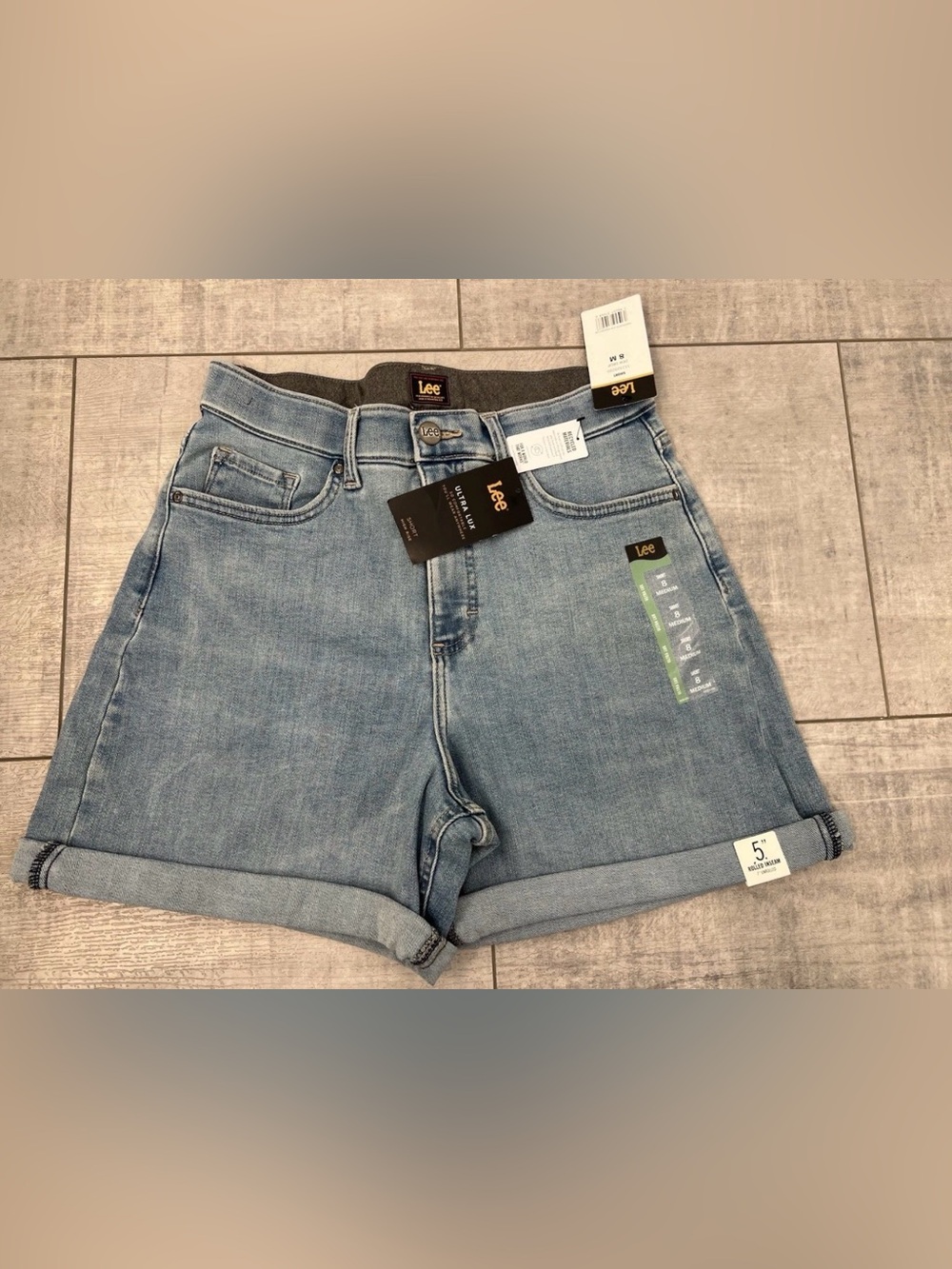 NWT Women's Ultra Lux High Rise Cuffed Lee A-line Denim Short Dew Drop Size 8